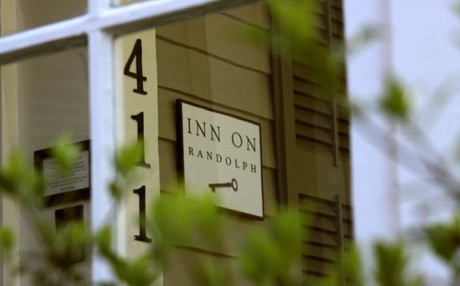 Welcome To The Inn on Randolph - Front Sign 